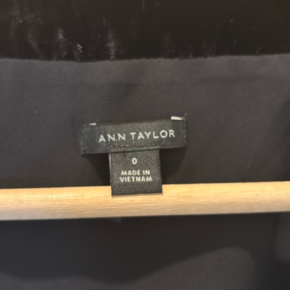 Ann Taylor Wrap Dress Black Velvet Short Sleeve Midi Size 0 - Picture 5 of 6